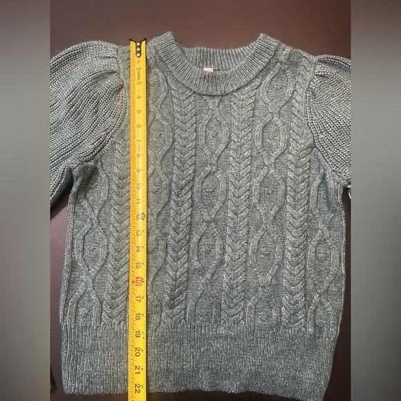 a.n.a. Women’s Crew Neck Knit Sweater Ballon Sleeves Green S. New w tag. - Picture 6 of 9